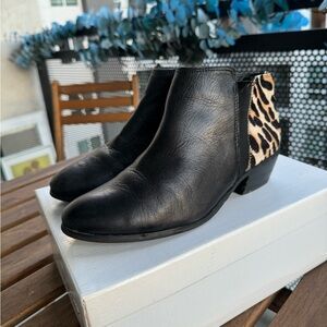 Leather Ankle Boots with print